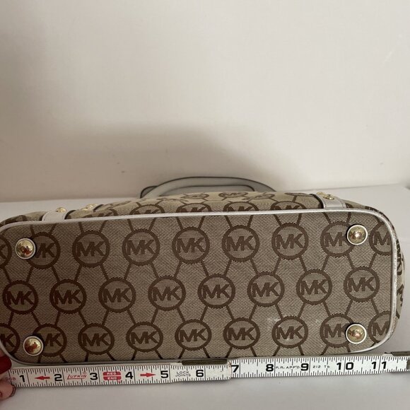MICHAEL KORS Signature Canvas Tote Shoulder Bag Beige Leather Trim Studded - Picture 7 of 15
